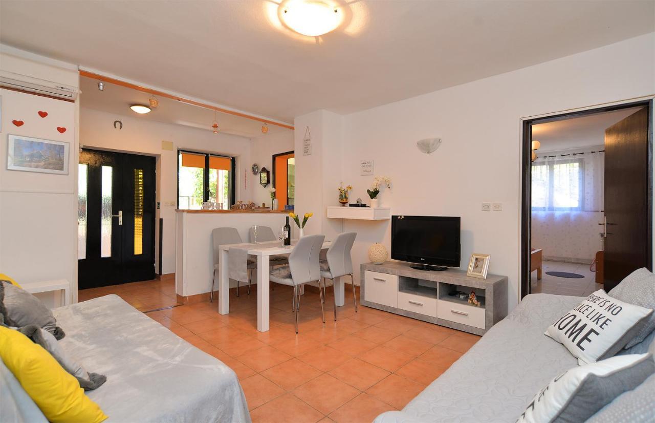 Apartment Dulijana 2042 プーラ エクステリア 写真