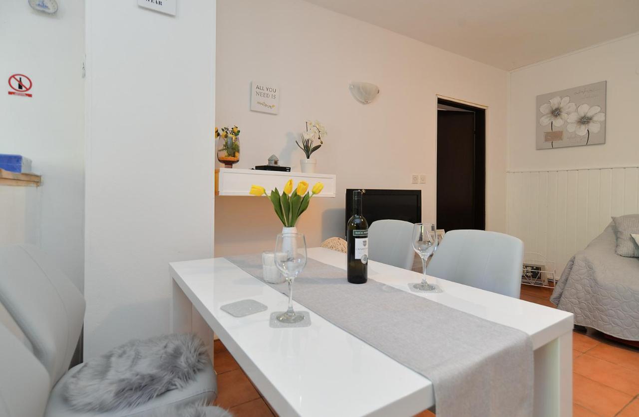 Apartment Dulijana 2042 プーラ エクステリア 写真