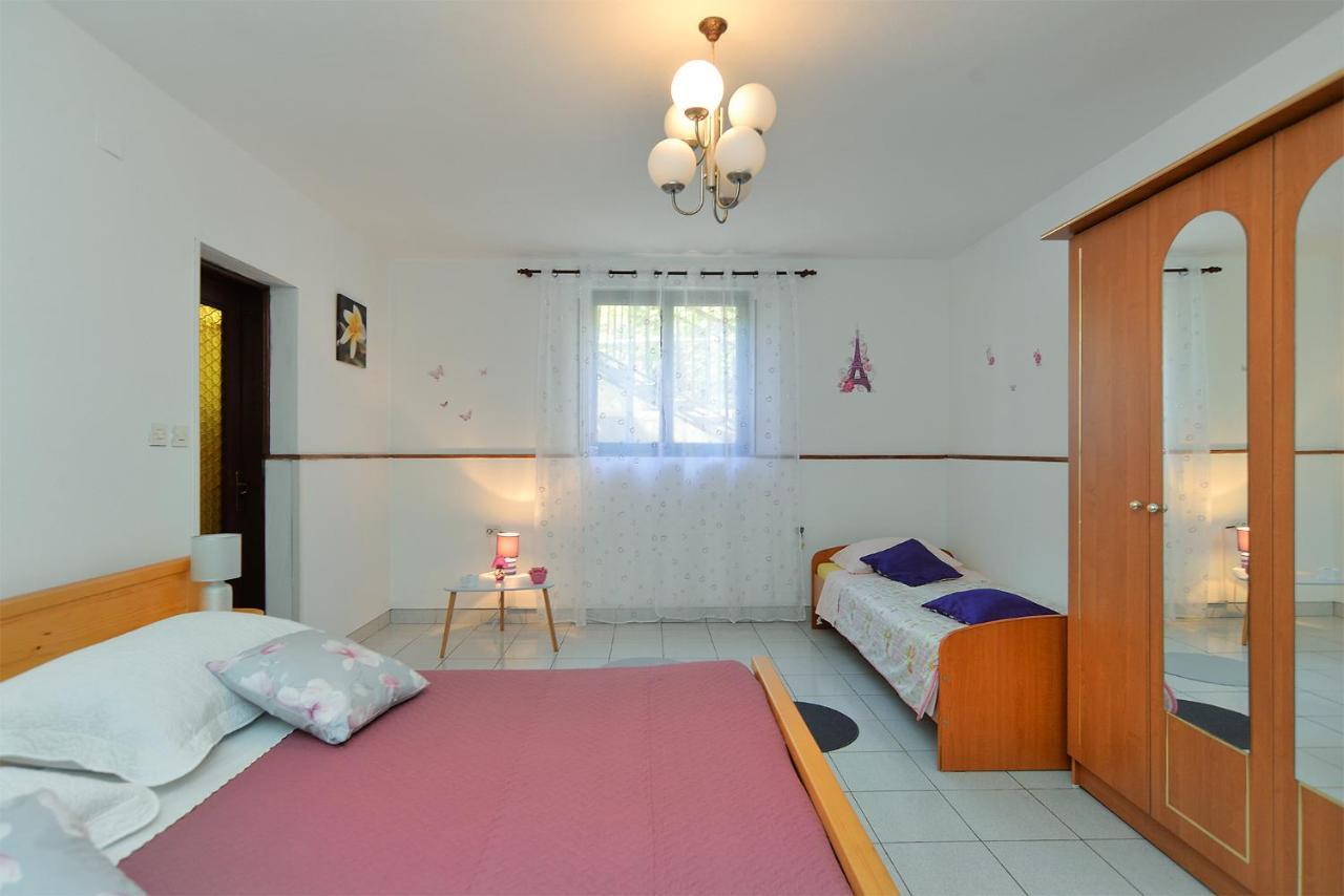 Apartment Dulijana 2042 プーラ エクステリア 写真