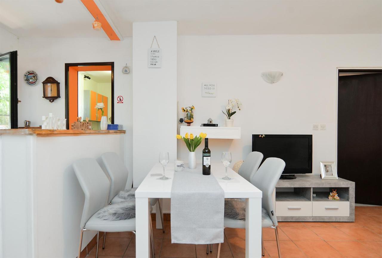Apartment Dulijana 2042 プーラ エクステリア 写真